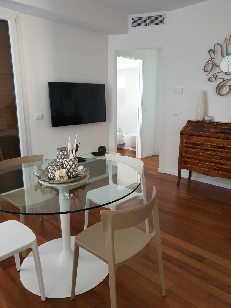 Ristrutturazione Appartamento in condominio in via Panoramica Riccione - salotto